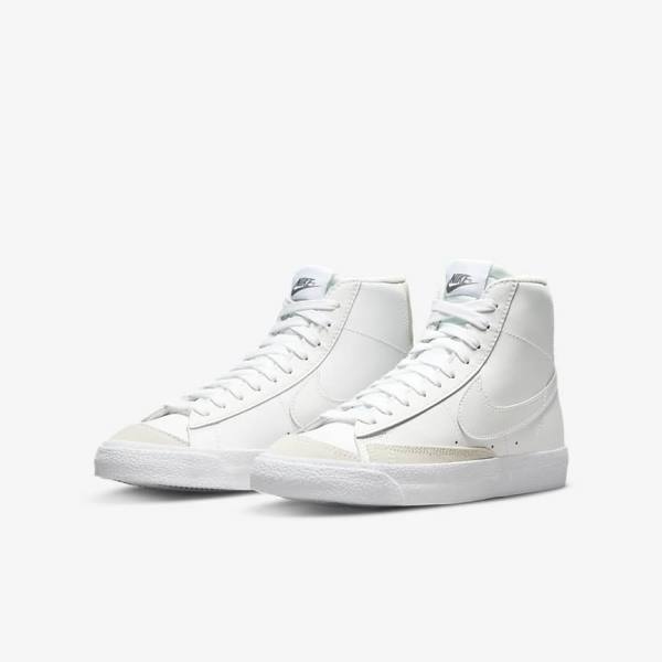 Nike Blazer Mid 77 Older Dječje Tenisice za košarku Bijele Svijetlo Smeđe Bijele | NK089HBF