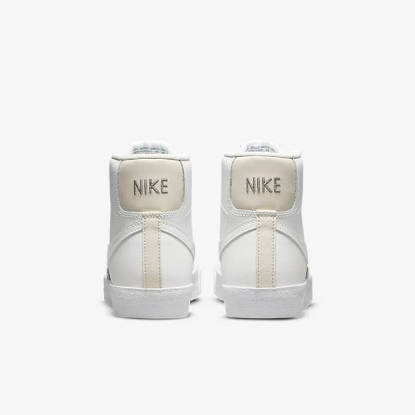 Nike Blazer Mid 77 Older Dječje Tenisice za košarku Bijele Svijetlo Smeđe Bijele | NK089HBF