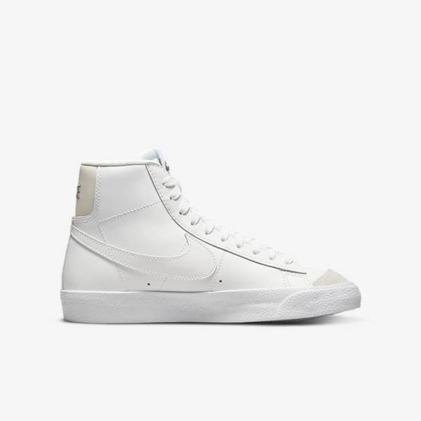 Nike Blazer Mid 77 Older Dječje Tenisice Bijele Svijetlo Smeđe Bijele | NK253BVM