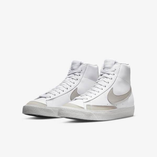 Nike Blazer Mid 77 SE Older Dječje Tenisice za košarku Bijele Svijetlo Bež | NK657IEW