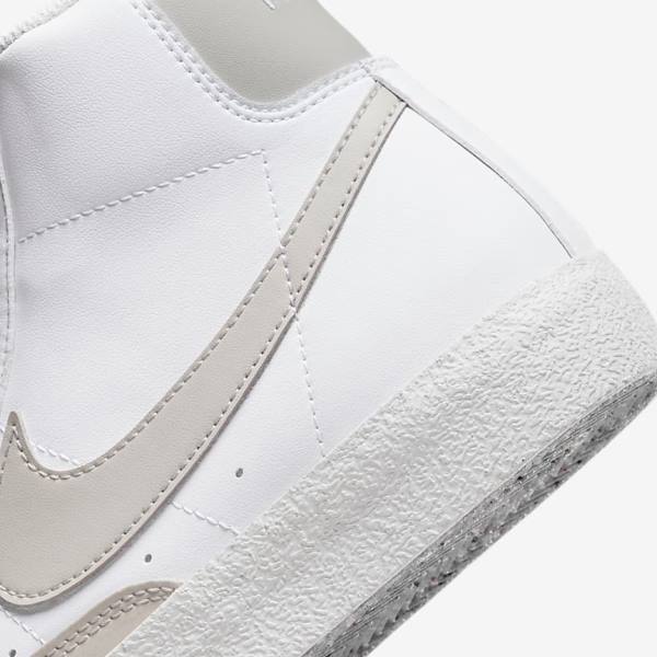 Nike Blazer Mid 77 SE Older Dječje Tenisice Bijele Svijetlo Bež | NK789VAR