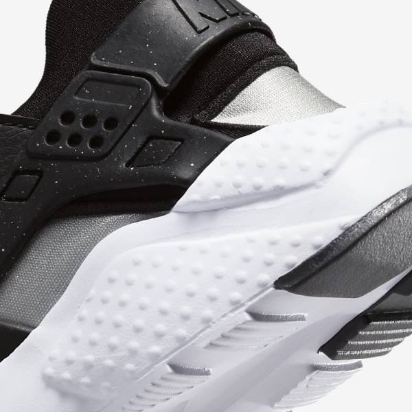 Nike Huarache Run Older Dječje Tenisice Crne Sive Bijele Crvene | NK184DBR