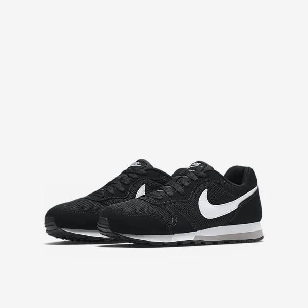 Nike MD Runner 2 Older Dječje Tenisice Crne Sive Bijele | NK096FGM