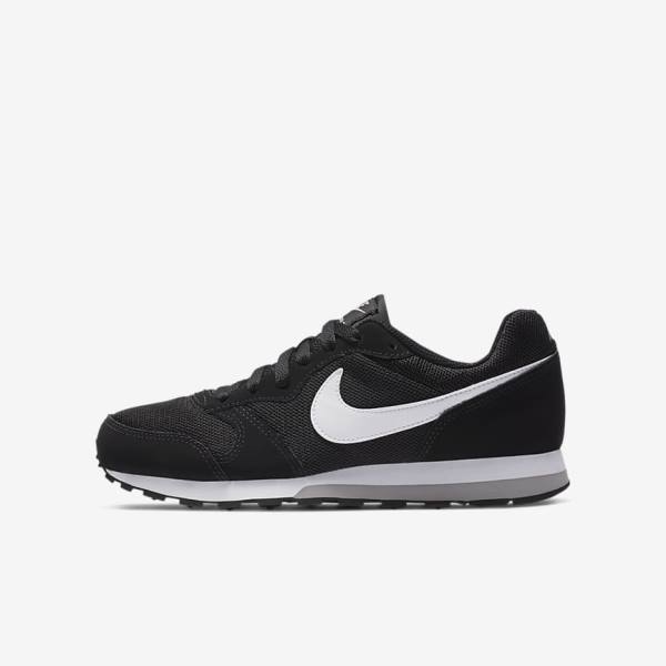 Nike MD Runner 2 Older Dječje Tenisice Crne Sive Bijele | NK096FGM