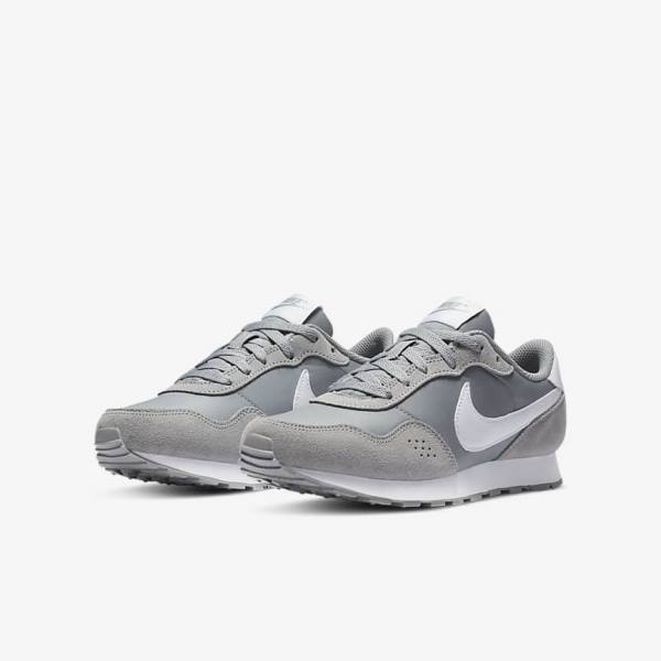 Nike MD Valiant Older Dječje Tenisice Sive Bijele | NK698ICO