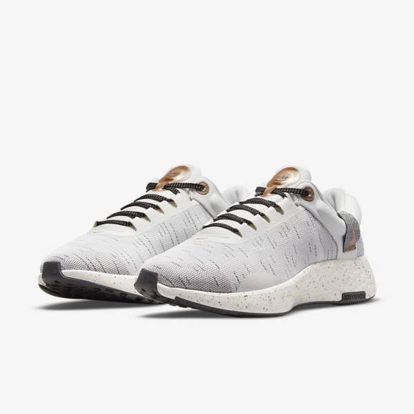 Nike Renew Serenity Run Premium Road Ženske Tenisice Za Trčanje Crne Tamno Sive Bijele | NK304QZB