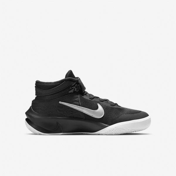 Nike Team Hustle D 10 FlyEase Older Dječje Tenisice za košarku Crne Bijele Metalne Srebrne | NK532HWE