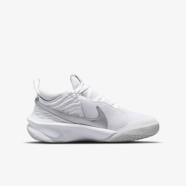 Nike Team Hustle D 10 Older Dječje Tenisice za košarku Bijele Metalne Srebrne | NK381JRF